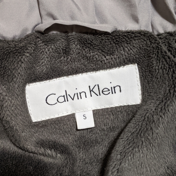 Calvin Klein Woman's size small down coat - Picture 2 of 8